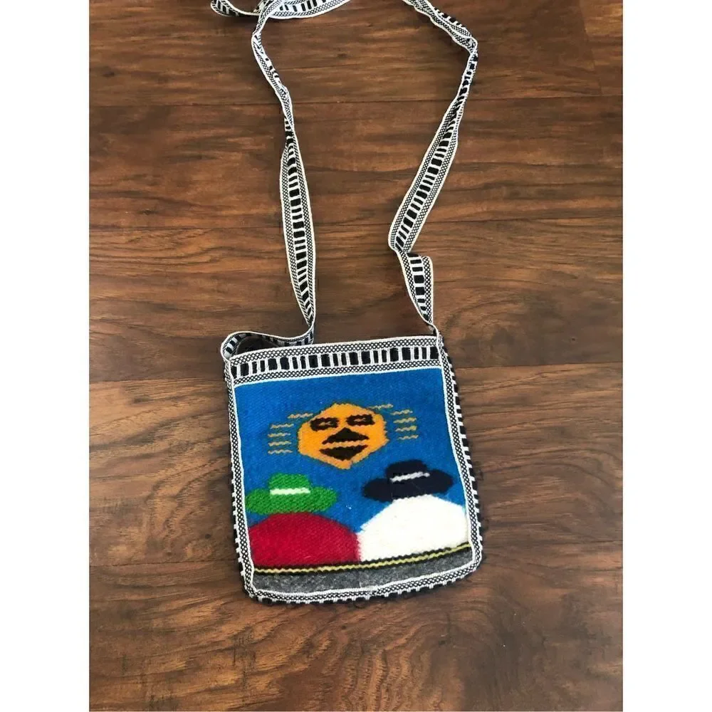 Artesanía 100% wool hand made from Ecuador shoulders bag